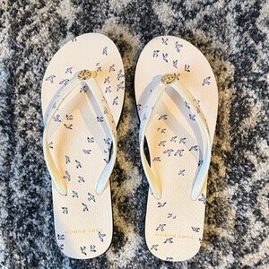 Tory Burch size 8 Cream with Blue Birds Flip Flops